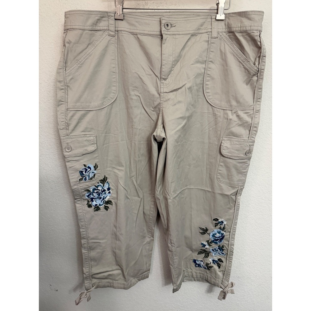 NWT Style & Co Woman Khaki Tan Floral Embroidered Cargo Capri Pants Plus 18W